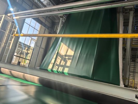 Μαύρη και πράσινη διχρωματική γεωμεμβράνη HDPE Η ανώτερη λύση για αδιαπέραστες επιδόσεις σε χημικά περιβάλλοντα