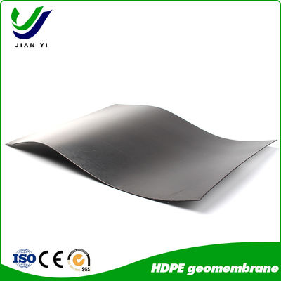 Εξαιρετική χημική αντοχή HDPE γεωμεμβράνη για εγκατάσταση ζεστής συγκόλλησης σφήνας σε έργα λίμνης ρύθμισης λάμψης
