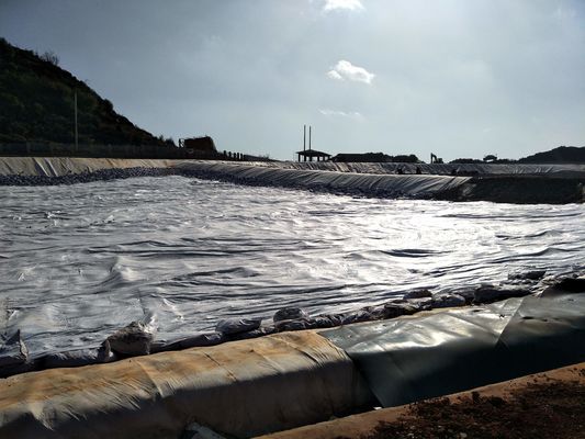 Πολυαιθυλένιο υψηλής πυκνότητας HDPE γεωμεμβράνη Χημική αντοχή Πρόληψη διαρροών για εγκαταστάσεις αποθήκευσης αποβλήτων